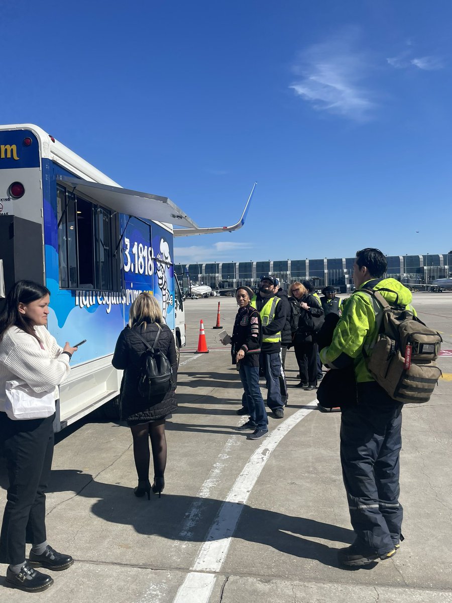 Thanks <a href="/united/">United Airlines</a> for having <a href="/haire_finne/">@haire'sgulfshrimp</a> <a href="/fly2ohare/">O'Hare Intl. Airport</a> !