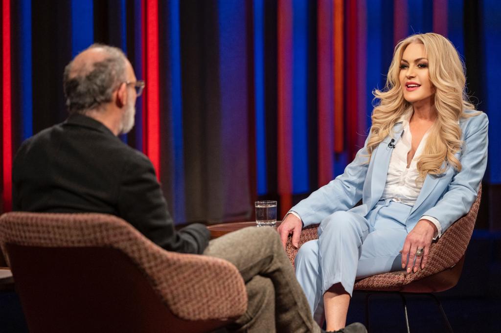 HIVIreland's tweet photo. Our amazing colleague @BexDeHavilland talks about her incredible journey as a trans woman in Dublin and London, her life, career, and living with #HIV to @Tommedian @RTEOne tonight.  Truly inspiring. 

Watch back on @RTEplayer https://t.co/y9uZ0GWXVF