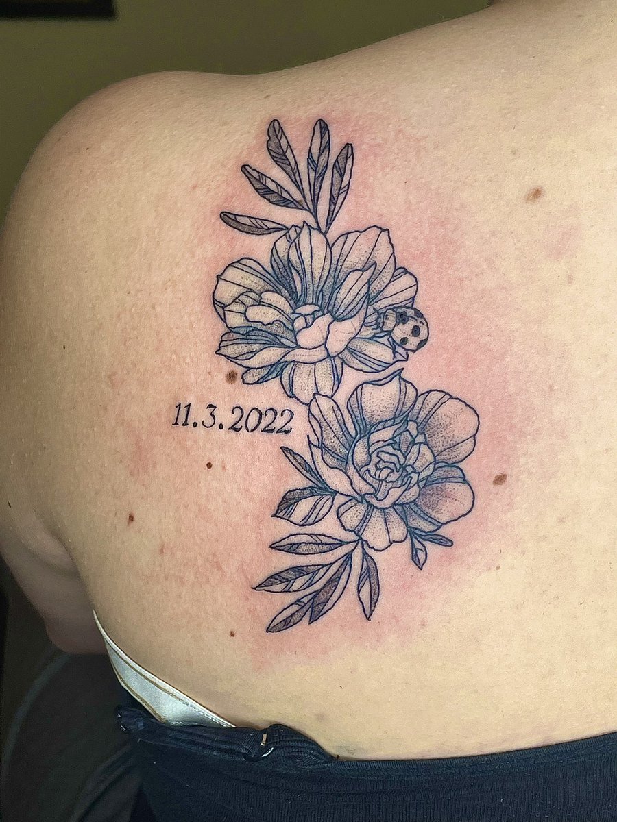 Jessica_Medford's tweet photo. Some recent tattoos🖤 https://t.co/VdYvWNwsbi