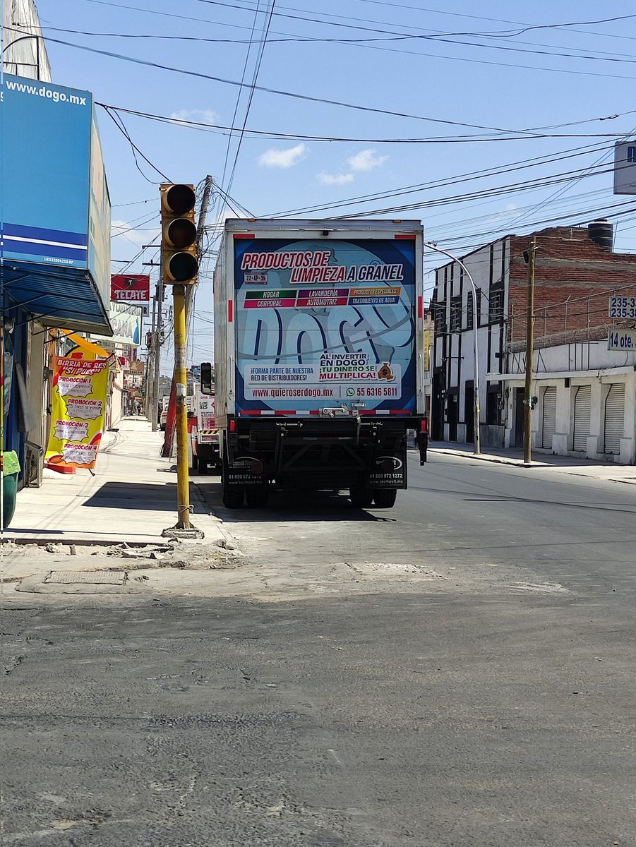 lillianboreal's tweet photo. Semáforos descompuestos en esquina de calle 30 norte y 14 oriente @InfraPue @PueblaAyto @dirtransitopue @Servicios_Pub @SGyDU_Puebla https://t.co/evxTele0pJ