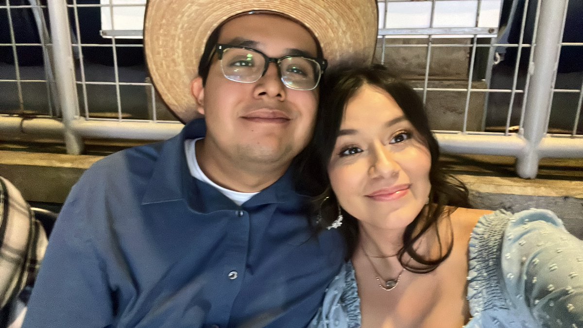 CuteC_Jenn's tweet photo. #RODEOHOUSTON https://t.co/OErphEzywS