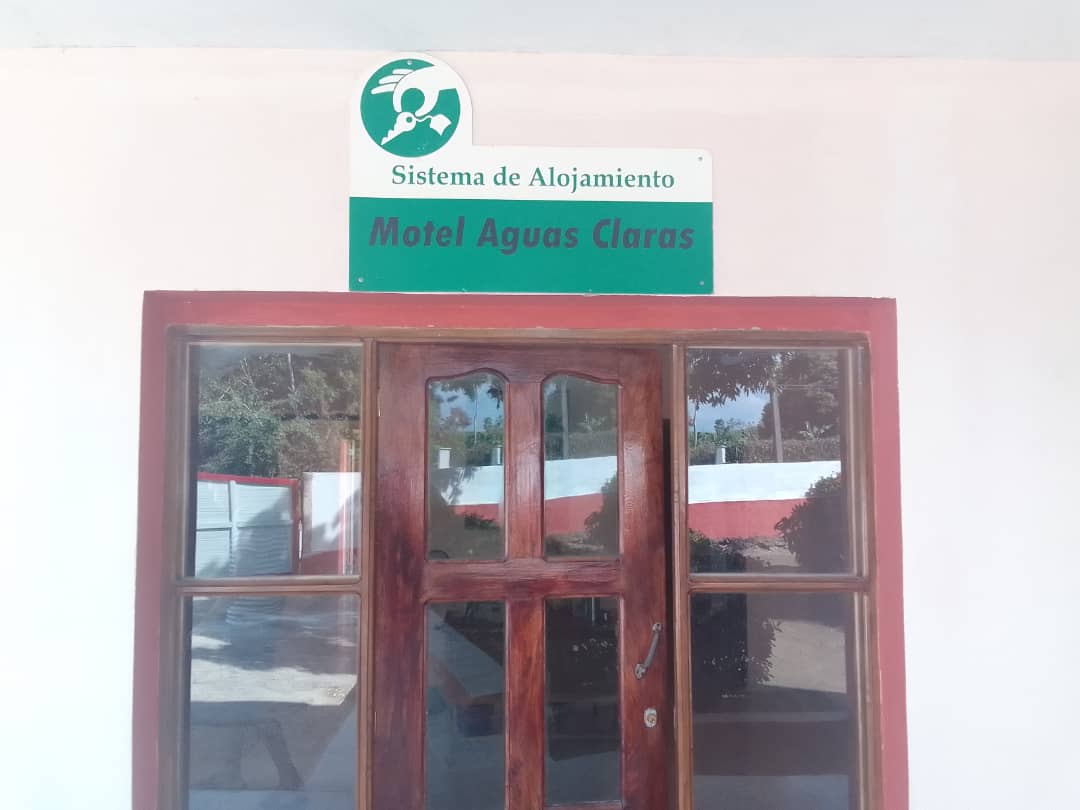 EpagHg's tweet image. Aire fresco, lugar sencillo y acogedor, un servicio de excelencia, Motel Aguas Claras, Holguin, esperamos por usted, desde 12m hasta 10pm, lo esperamos, no se arrepentirá. #GustoPorLaExcelencia #EPAG-HG