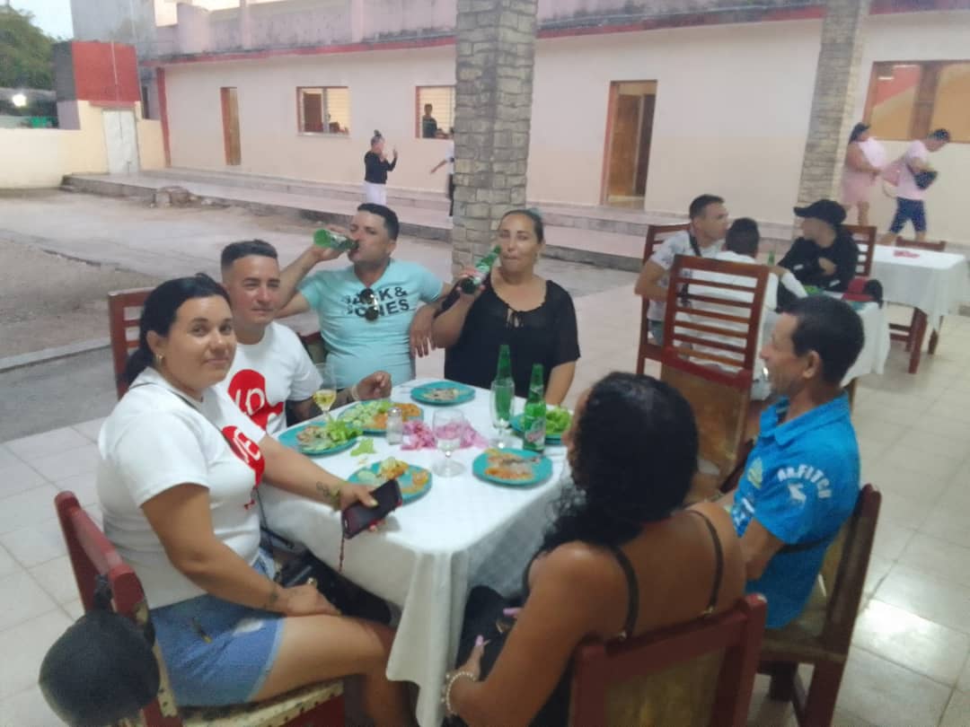 EpagHg's tweet image. Aire fresco, lugar sencillo y acogedor, un servicio de excelencia, Motel Aguas Claras, Holguin, esperamos por usted, desde 12m hasta 10pm, lo esperamos, no se arrepentirá. #GustoPorLaExcelencia #EPAG-HG