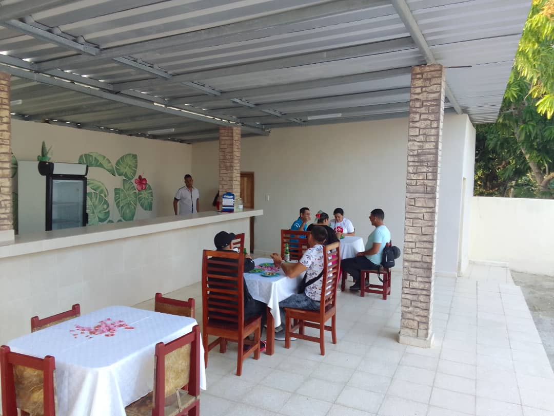 EpagHg's tweet image. Aire fresco, lugar sencillo y acogedor, un servicio de excelencia, Motel Aguas Claras, Holguin, esperamos por usted, desde 12m hasta 10pm, lo esperamos, no se arrepentirá. #GustoPorLaExcelencia #EPAG-HG