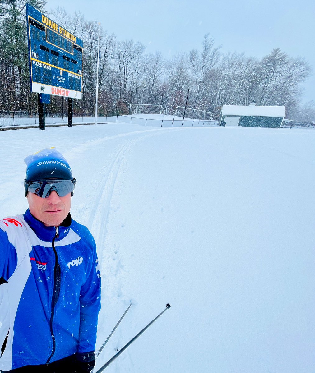 RichardsJay's tweet photo. Grateful to get some laps in at the Merrimack College track before snow removal came in. #day4 #31daysofskiing #daily5k #justski https://t.co/SBH5qZ5wKi