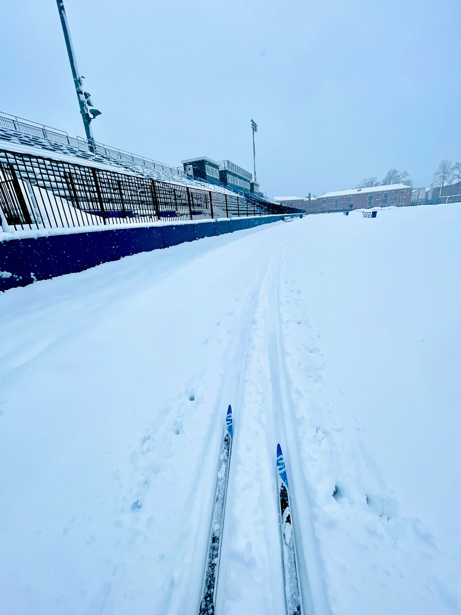 RichardsJay's tweet photo. Grateful to get some laps in at the Merrimack College track before snow removal came in. #day4 #31daysofskiing #daily5k #justski https://t.co/SBH5qZ5wKi