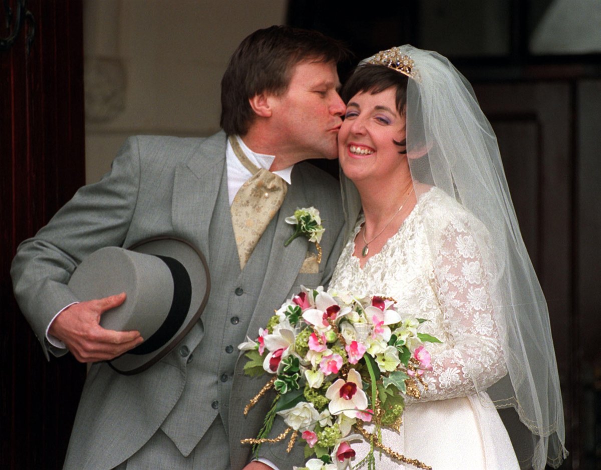 ScouseCommie's tweet photo. I find these accusations of LGBTQ stuff being "shoved down throats" hilarious, because in the 90s, your average week of TV had an openly gay man hosting morning TV, a drag queen interviewing celebs in bed, a Trans woman marrying her cis husband and Lesbians in prison. https://t.co/ZafhjVe4qG