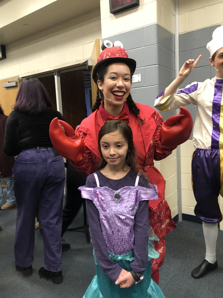 Bravo 👏🏽 to the cast, crew, and orchestra of The Little Mermaid! 🧜‍♀️🐚 The girls and I loved the show!!