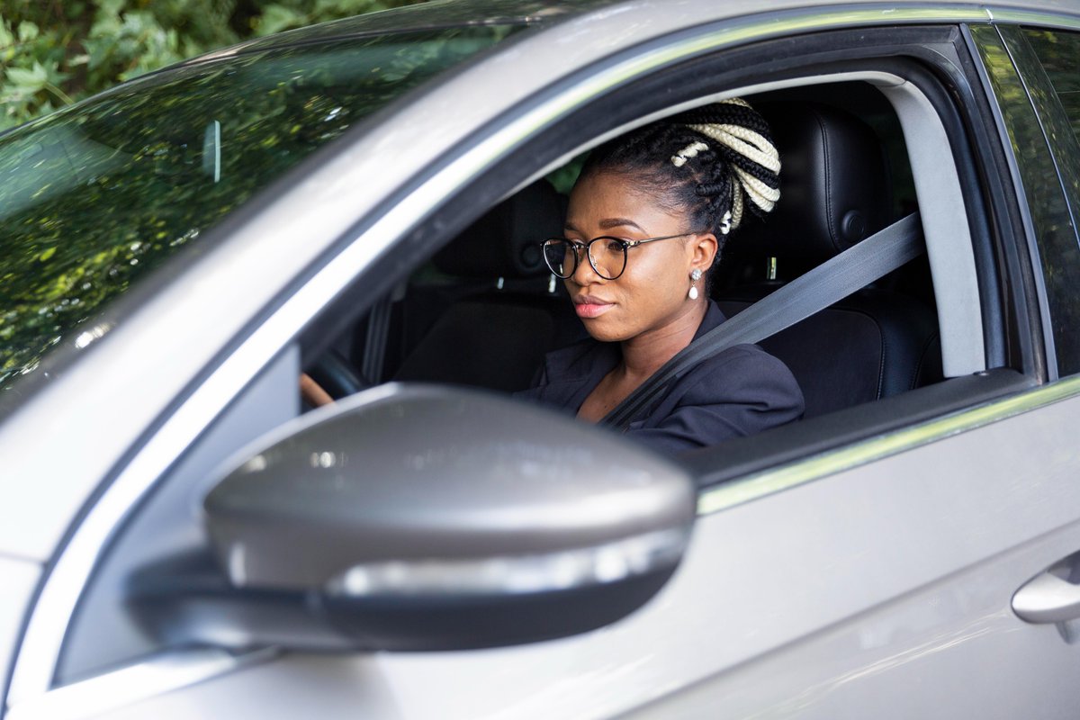 DelasComElas's tweet photo. 89% dos acidentes são causados por homens. A mulher se desloca em menor velocidade e se envolve em menos acidentes. Ou seja, mulher no volante é sinônimo de segurança no trânsito sim!

Prometemos fornecer a tecnologia e suporte necessários para capacitá-la a ser sua própria chef. https://t.co/POozu5gllU