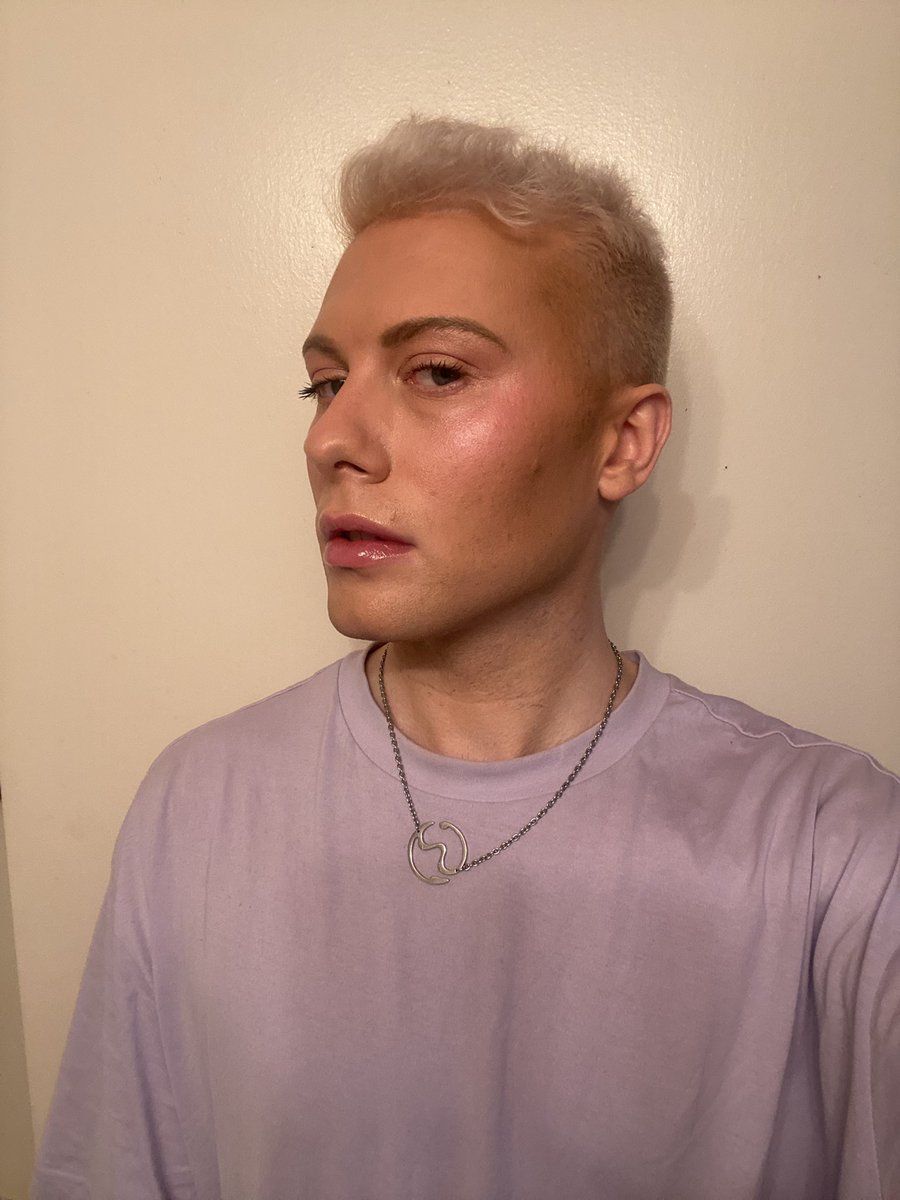 ReidZakosMusic's tweet photo. playing with the new @hauslabs color fuse blush in dragon fruit daze 💕 #hauslabsblush #hauslabs #hauslabsbyladygaga #chromatica #gay #makeup #gaymakeup #hauslabscolorfuseblush https://t.co/sKtE42Y8Zi