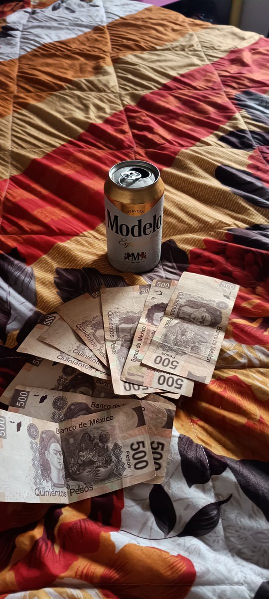 RodrigoOcaa18's tweet photo. 🤑😈🍻🍻😎🤑 mi casa https://t.co/k8BrHjAJ86