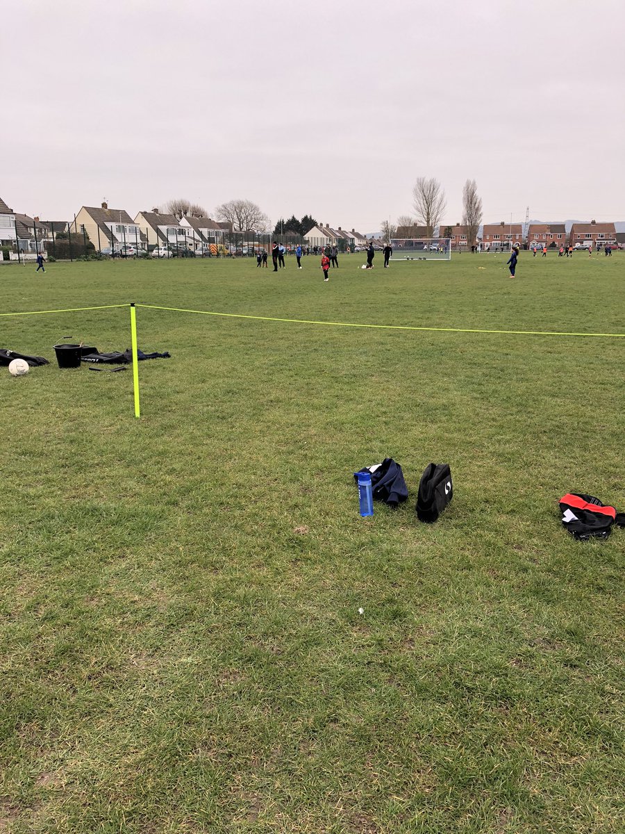 LaingDanni's tweet image. Football Saturdays. My turn to watch the smallest mini me. Spelling and grammar ok today @NevilleColes? 🙄🫣#stillmarkingmywork #alwayswatching  #day11