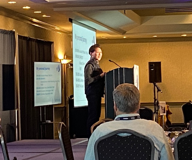 nhungtrandavies's tweet photo. Highlight of #FamilyMedicineSummit #ACFP is hearing @dryiu_verna speak on servant leadership. What an incredibly inspiring, gracious, humble, compassionate, and tenacious person she is. Love that she is guided by #gratitude and knows that the glass is always half full. https://t.co/OTSk7Ruj1p