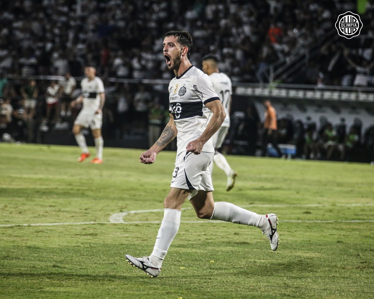 elClubOlimpia's tweet photo. 🔳#OlimpiaLIVE | #Apertura2023

👊🏼 ¡Final del partido! 

⚽️ #Olimpia 2-2 Cerro Porteño  

• • Fecha 6 • •

#𝙊𝙡𝙞𝙢𝙥𝙞𝙖𝙈𝙞𝙊𝙧𝙜𝙪𝙡𝙡𝙤 ⚪⚫⚪ https://t.co/E2rNK3wNlH
