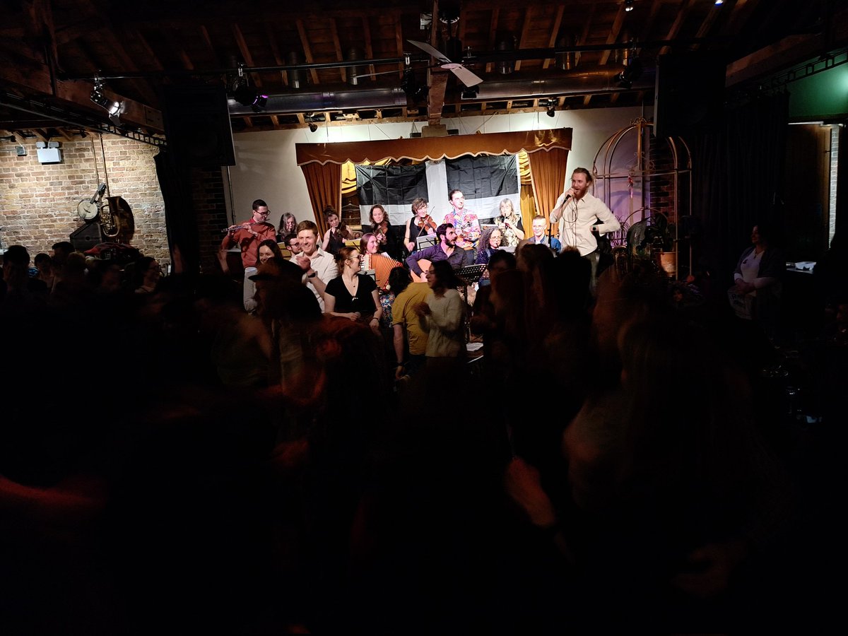 Mark_E14's tweet photo. #jamboree a great St.Piran's Day ceilidh https://t.co/bkveRFUvHV
