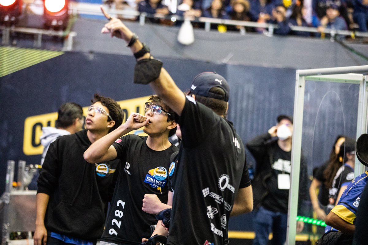 ConectaTECmx's tweet photo. El torneo de FIRST Robotic Competition va más allá de la robótica, busca que los jóvenes aprendan habilidades como el trabajo en equipo 🤖
@Prepatec #FIRSTMTY #FIRSTMX #CHARGEDUP https://t.co/OMsQXbuFhj