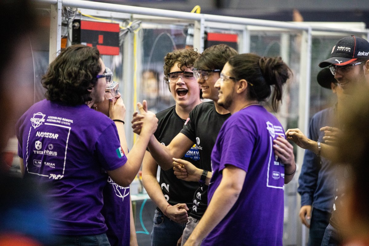 ConectaTECmx's tweet photo. El torneo de FIRST Robotic Competition va más allá de la robótica, busca que los jóvenes aprendan habilidades como el trabajo en equipo 🤖
@Prepatec #FIRSTMTY #FIRSTMX #CHARGEDUP https://t.co/OMsQXbuFhj