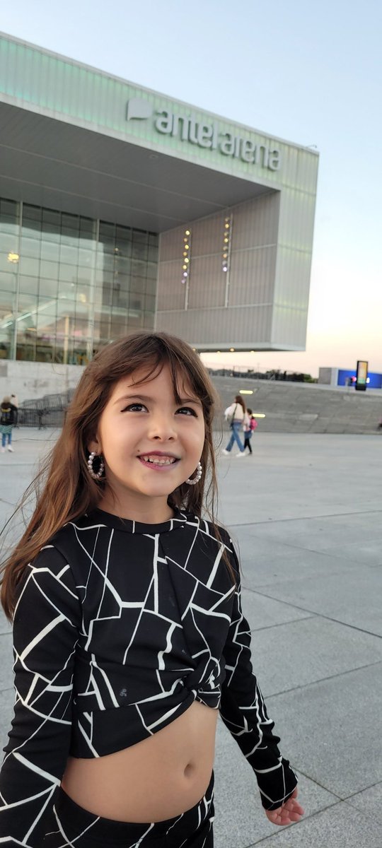 camisomma's tweet photo. #CamiloEnAntelArena https://t.co/ELRo2oEHsc