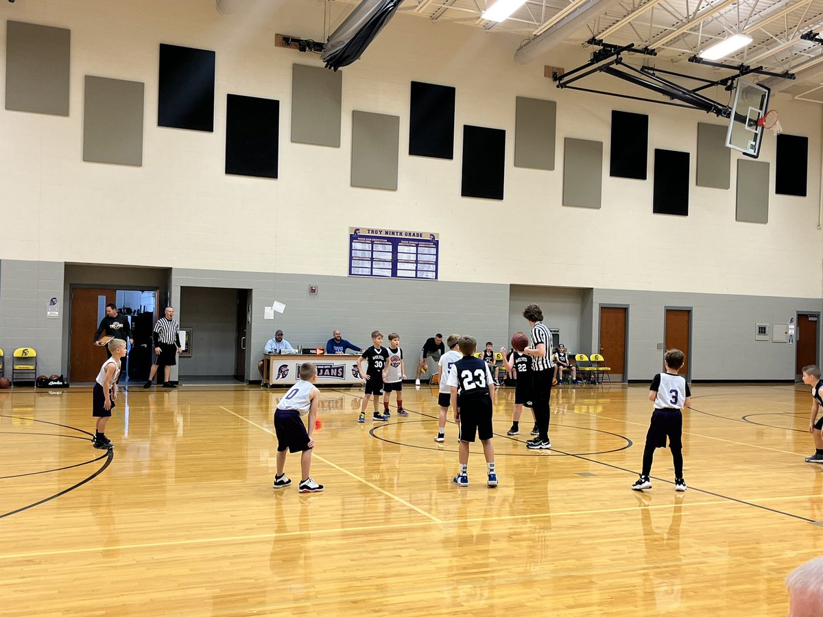 mizzoubanker's tweet photo. 3rd graders wrapped up their season today.  Great few months watching them improve.  Thanks parents for your commitment and @TBHS_Boys_Hoops for the youth program to let these guys play! https://t.co/J7o0T5NUEM