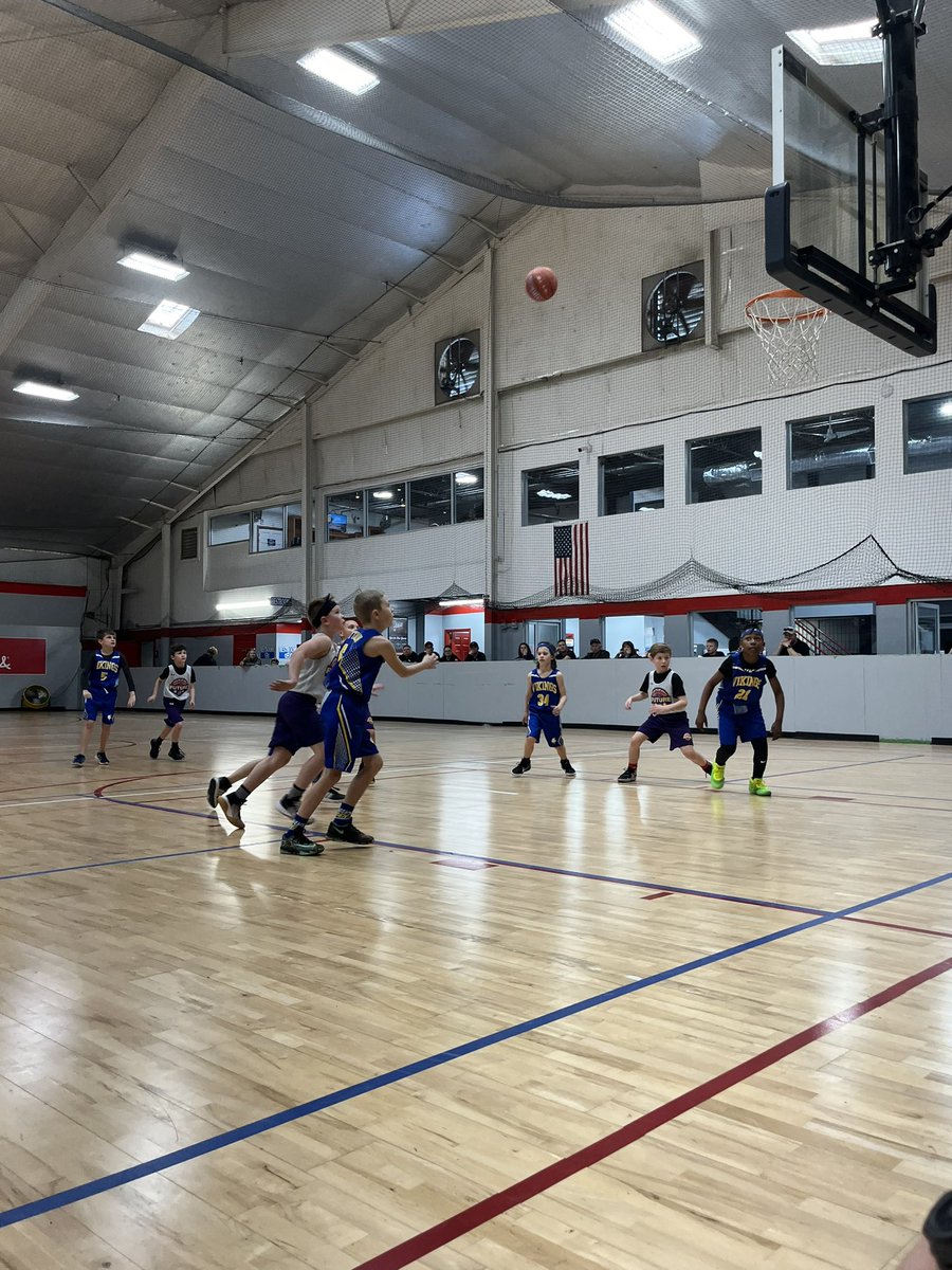 mizzoubanker's tweet photo. 3rd graders wrapped up their season today.  Great few months watching them improve.  Thanks parents for your commitment and @TBHS_Boys_Hoops for the youth program to let these guys play! https://t.co/J7o0T5NUEM