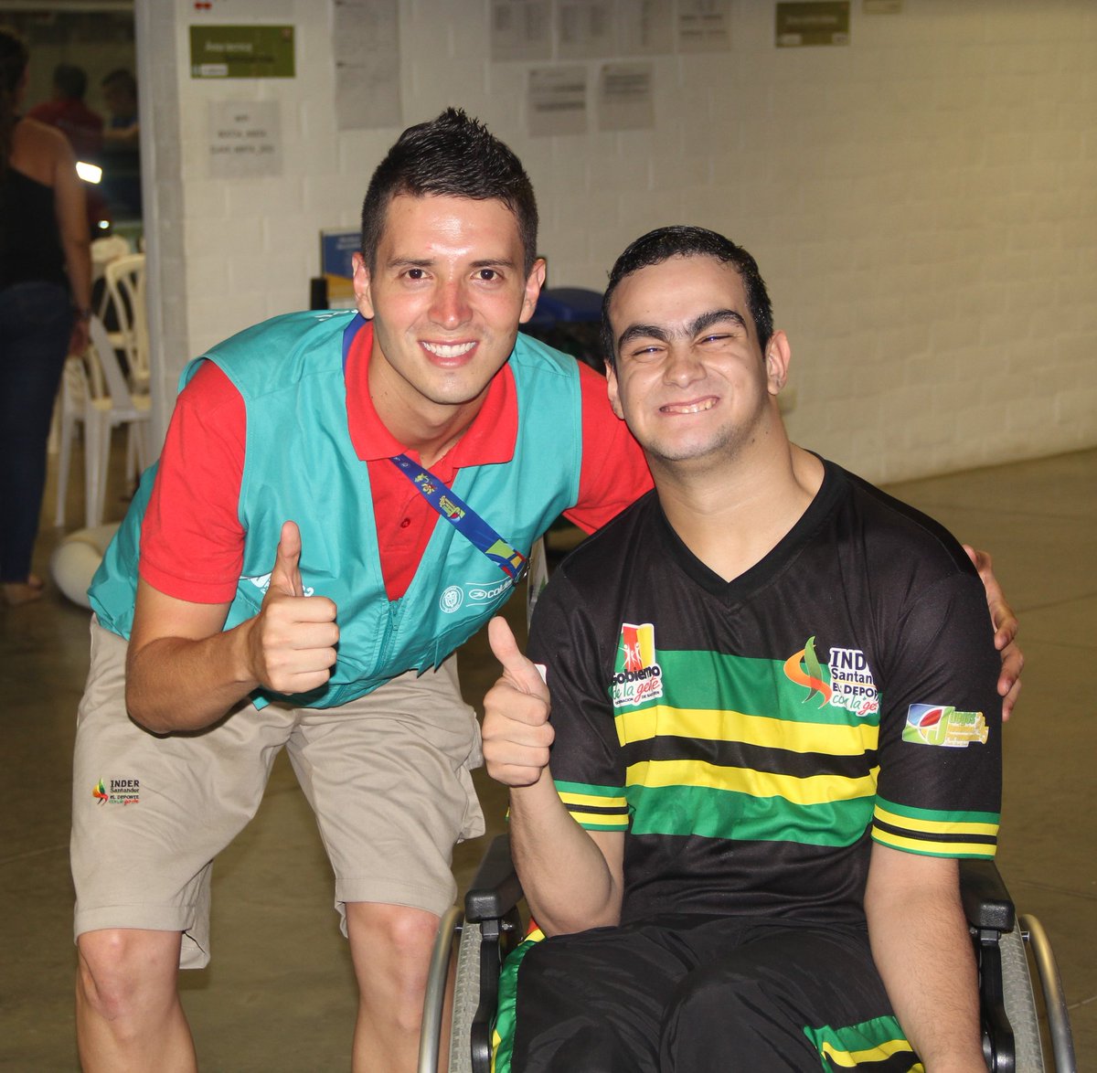 UrielARENALES's tweet photo. Recuerdos que llenan el alma y alegran el corazón. ❤️ Amigos que me dejó cubrir unos juegos paranacionales, ha sido una experiencia invaluable. 🔝 

Campeones en el juego más importante, el de la vida. Mi respeto y admiración. 🥇👏🏻
#LaBenditaPasión 🙏🏻 https://t.co/Miw247ETGu