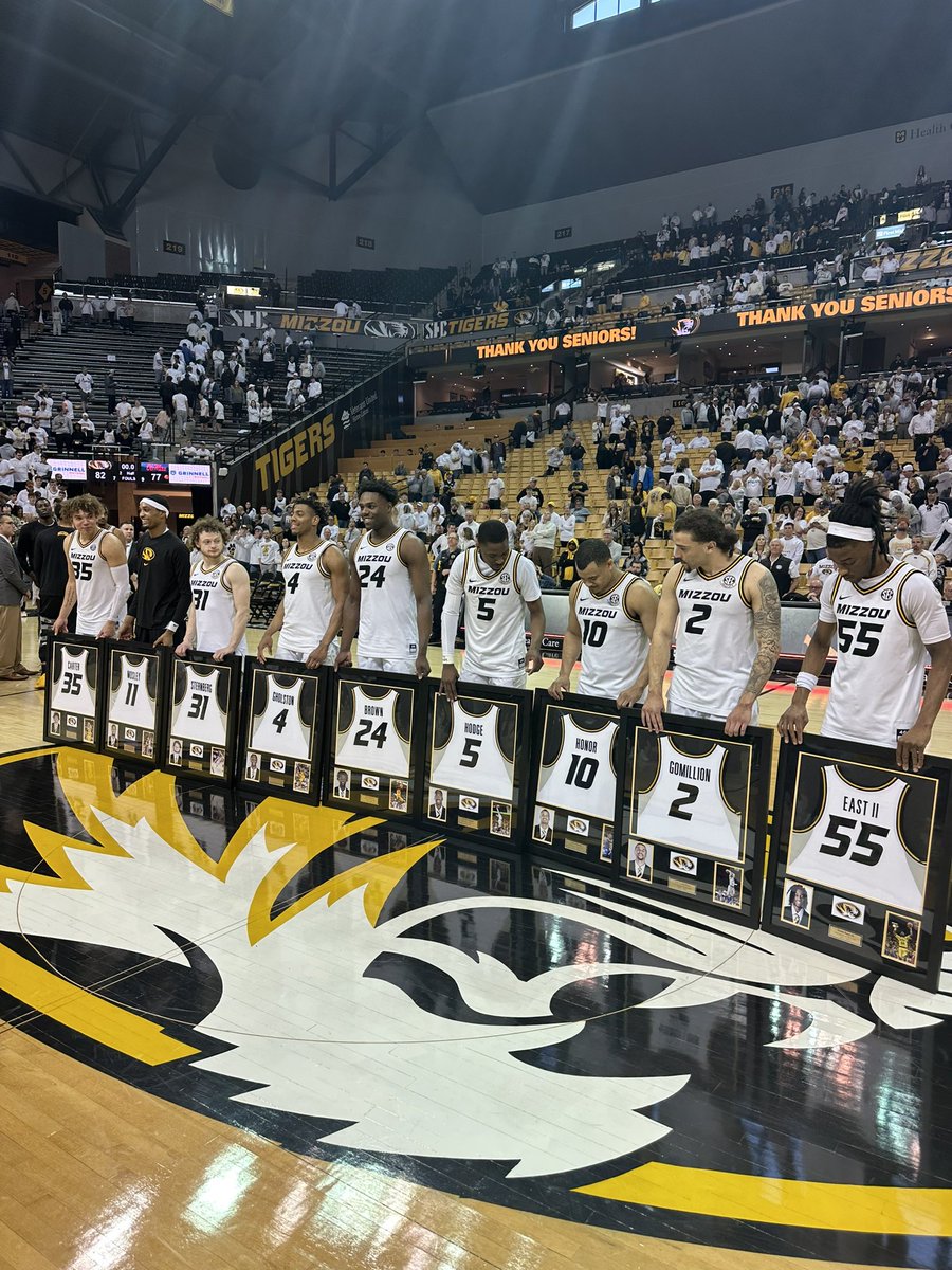 aaronladdtv's tweet photo. #Mizzou honoring nine seniors after Saturday’s win over Ole Miss https://t.co/g671lWYdph
