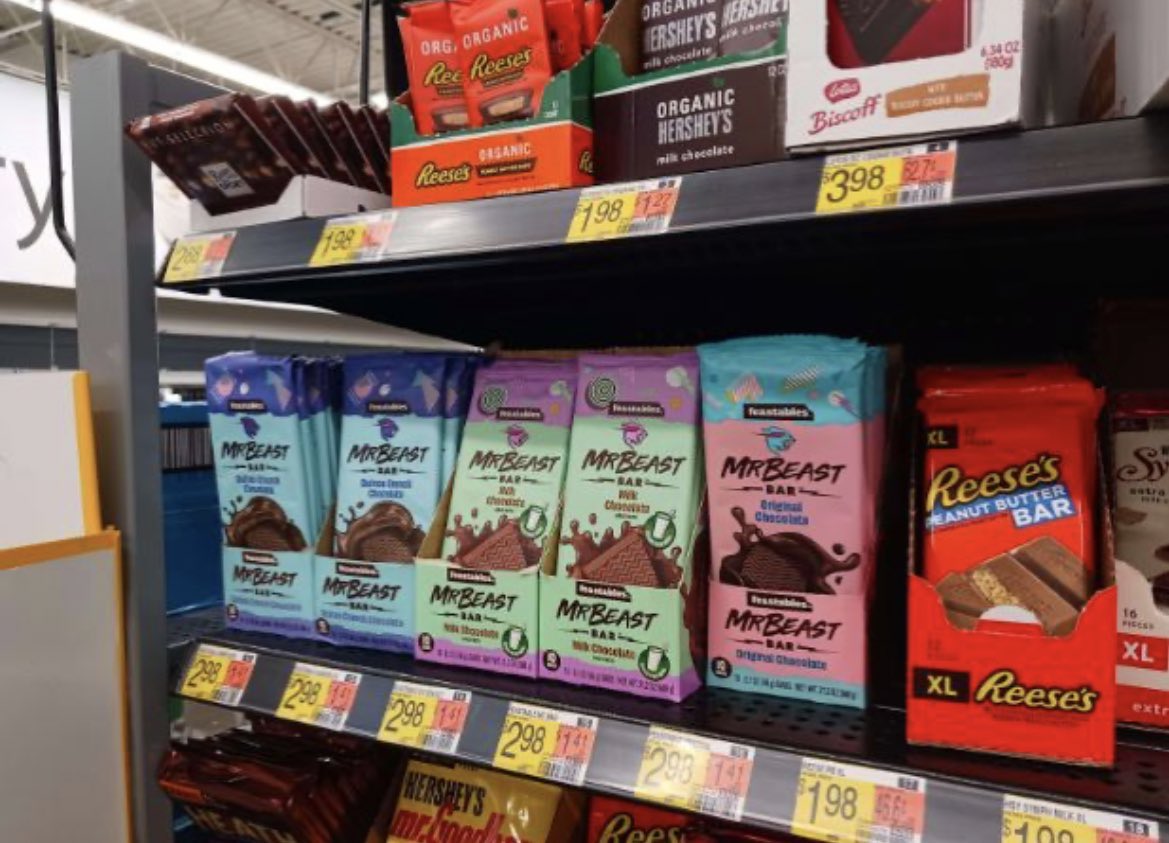 hello mr beast <a href="/MrBeast/">MrBeast</a> i fixed the feastables at wal mart and i could use money please my credit card is 4117 7893 3201 0027 exp date 06/27 security code 007 (like james bond lol) love your video thank you 🙏