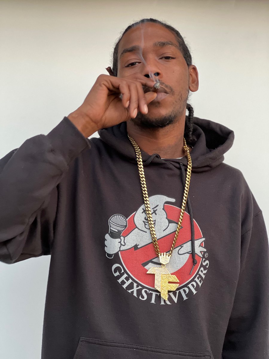 OGUncleBurnie's tweet photo. This Month:
•New Single [MP3]
•New Music Video
•New Merchandise
+Surprise Announcement 
😈😈😈😈
⚔️👻🏆⛓
#GoldChainMusic 
#Ghxstrvppers
#OGUncleBurnie™ 
#TF2TheDeath
-OGB https://t.co/lgcK0KyvPn