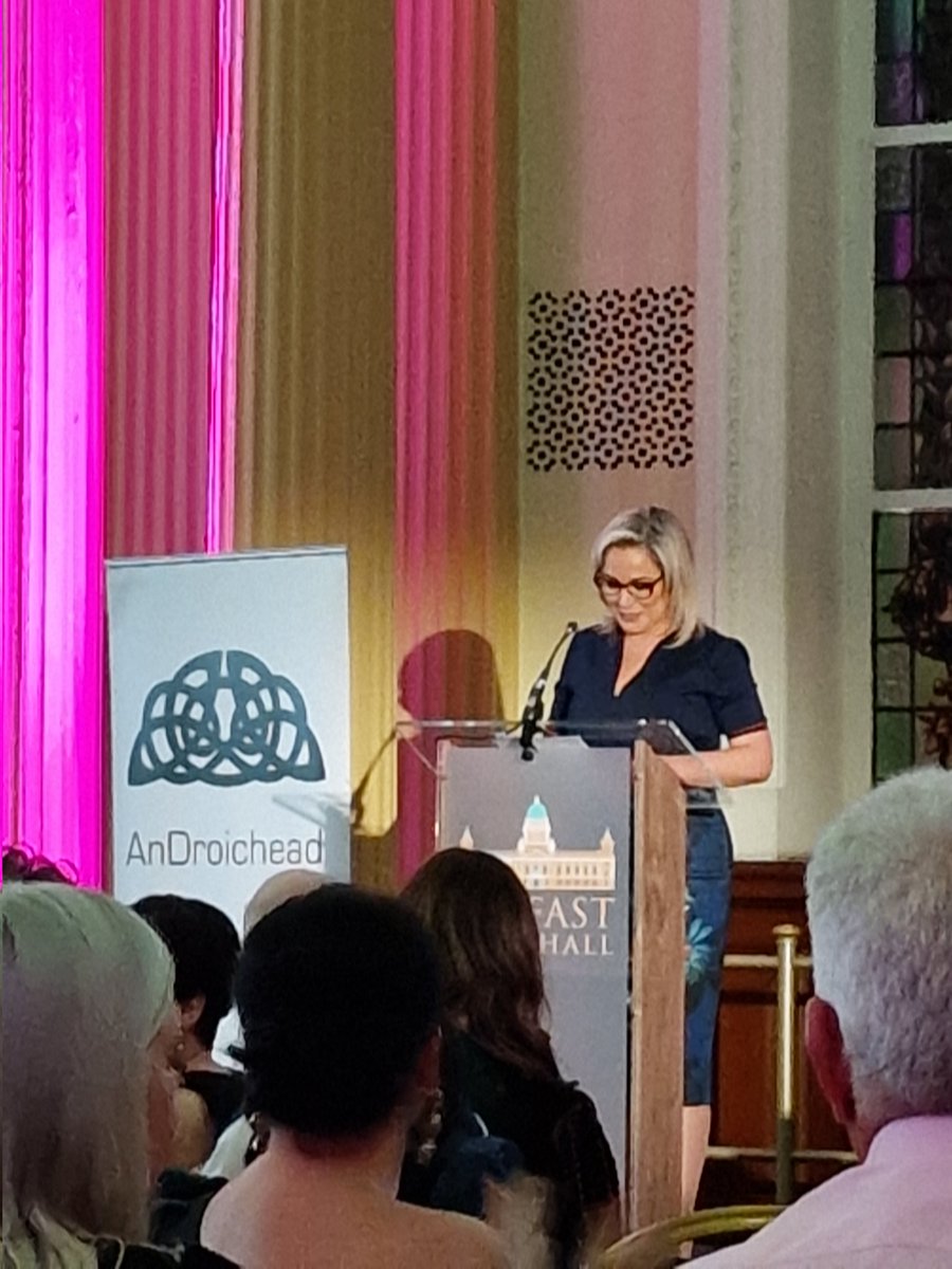 Mandymo4's tweet photo. Fabulous evening celebrating #IrishLanguageWeek with my @socentni member @an_droichead in @belfastcc #CityHall
Delighted to be representing #SENI tonight & having sponsored this amazing event #collaboration https://t.co/M3ePQ4Kf7Y