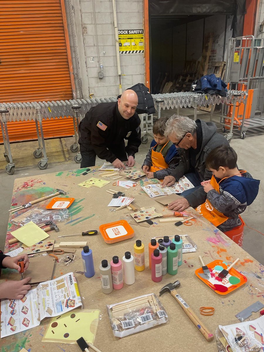 MethuenPolice's tweet photo. Our first “Hammer With A Cop” event was a huge success today!!  Thank you to everyone who showed up.  Officers helped attendees create a small handheld pinball game.

Thank you to Home Depot for inviting us to and to Mann Orchards for donating the snacks for the workshop!! https://t.co/KD9Z6GZfsQ