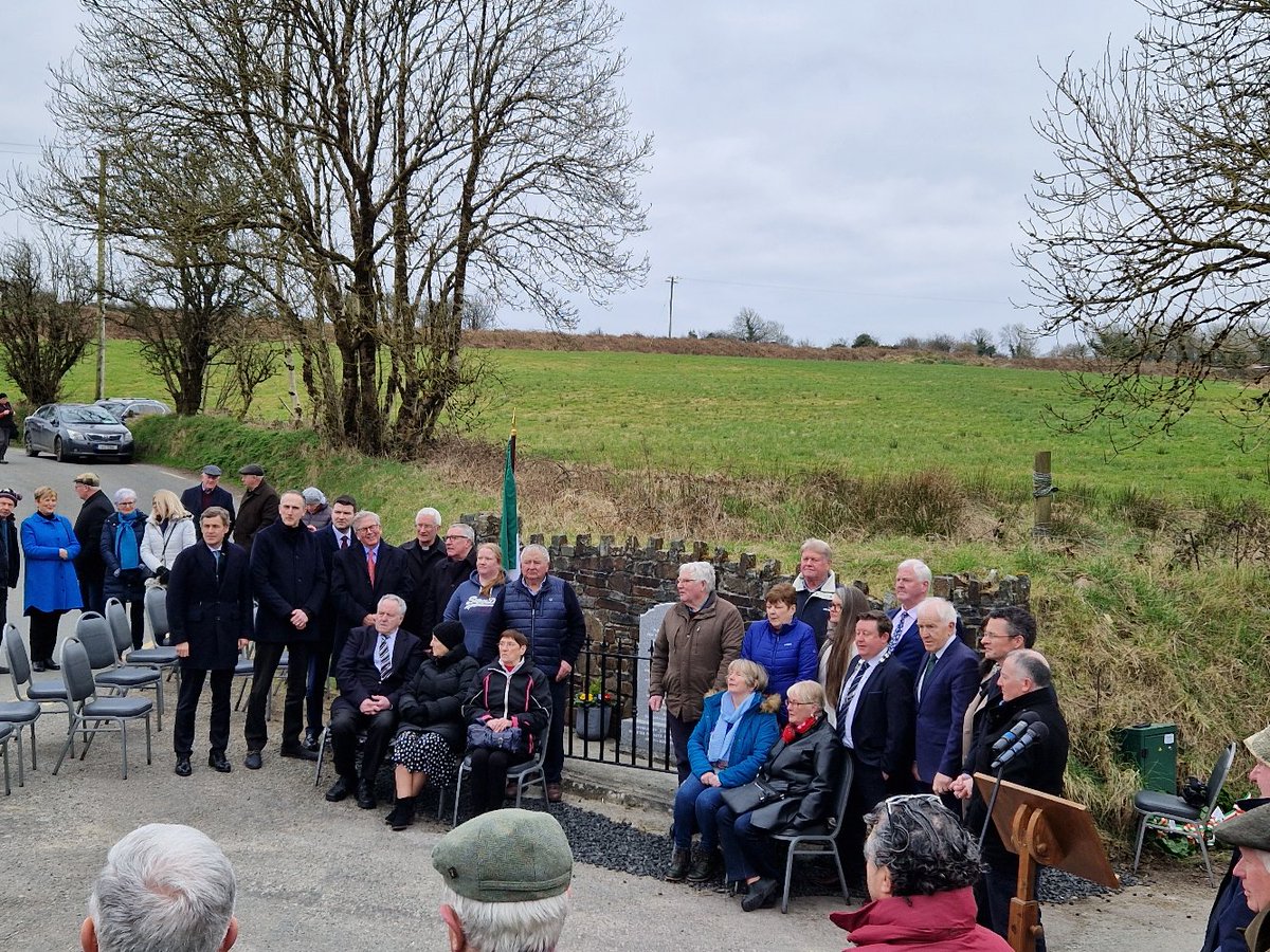 Very poignant commemorations today at Knocknagoshel and Ballyseedy organised by the Kerry Archaeological & Historical Society at two of the sites synonymous with the brutality and inhumanity of the #irishcivilwar. Well done to @OwenOShea on his eloquent words at both events.