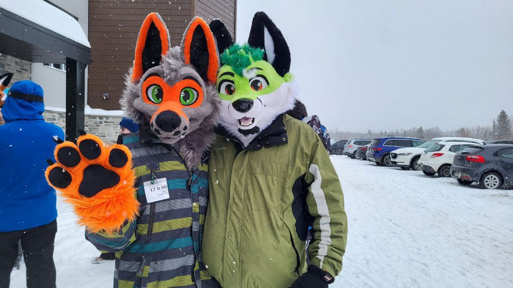 DragoonFox's tweet photo. Had a lot of fun today Snow Tubing at #Fluffe furmeet ❤️ Will be repeated next year for sure. Next event: Sugar Shack?
https://t.co/kL0D8U2Os1
📍: Super glissade de Matha
📸: @DeerTaru https://t.co/1olouX6HQl