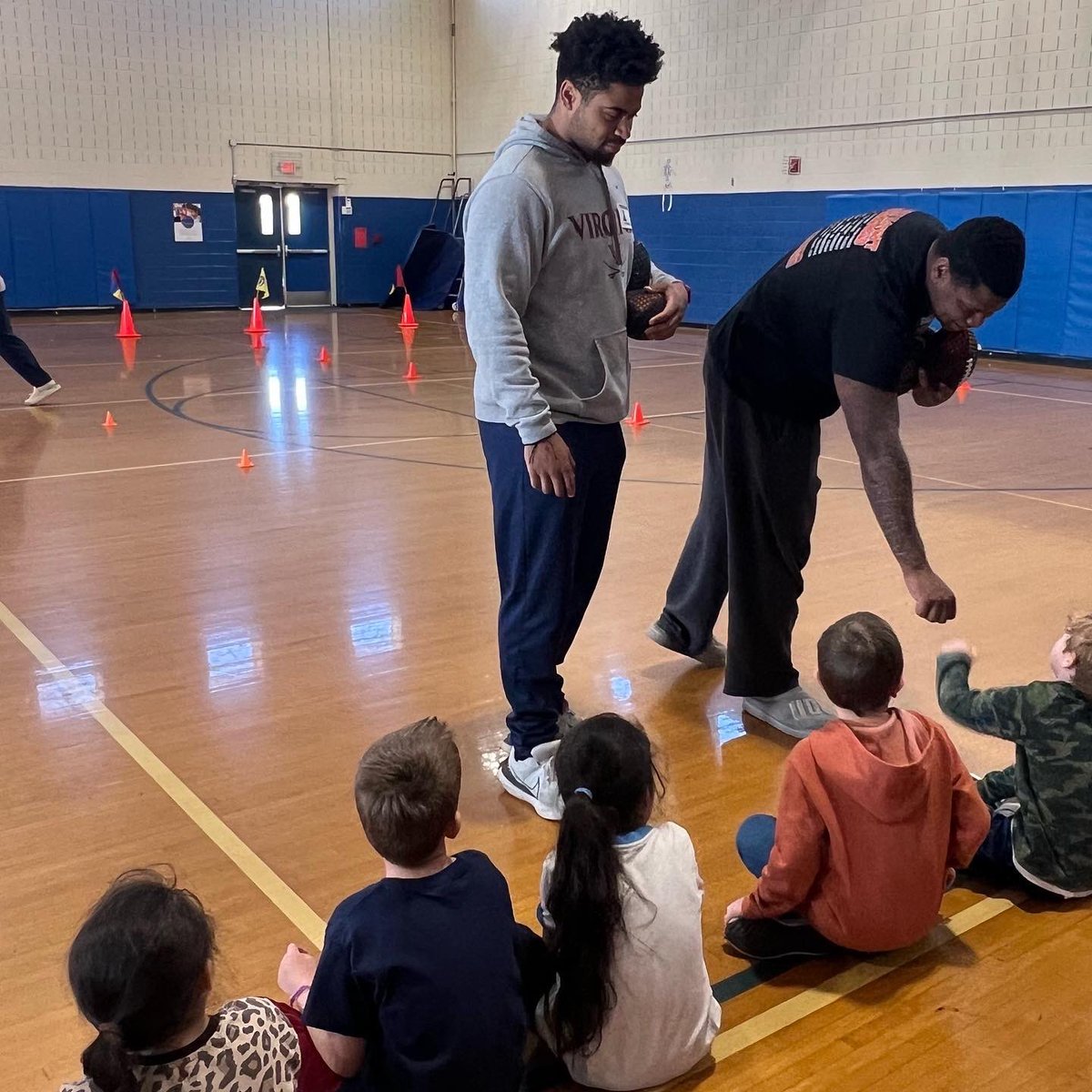 SusanOrck's tweet photo. A BIG thank you to the UVA Football players for visiting our MVES kindergarten team for our Black History Month club celebrations!  My class had a BLAST learning and playing with the BEST! 🏈 Thank you to @JoeyOrck for helping pull this together!🧡💙 ⚔️ 🐎 #WAHOOWA #CavsAndColts https://t.co/TCkGy3EkRV