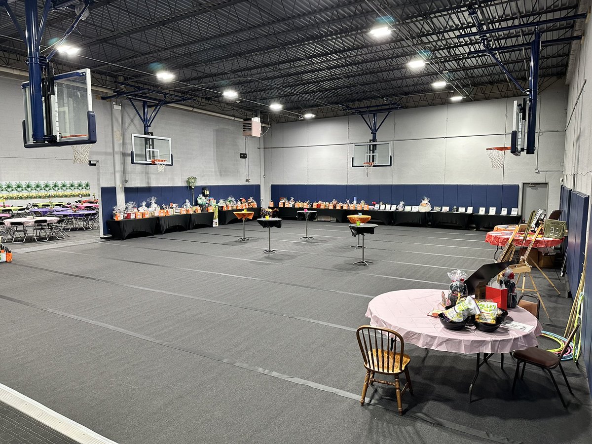 PureSweatCL's tweet photo. The Annual @CLC_Boosters Game Night tips off in less than an hour! https://t.co/4y43PTQ81c