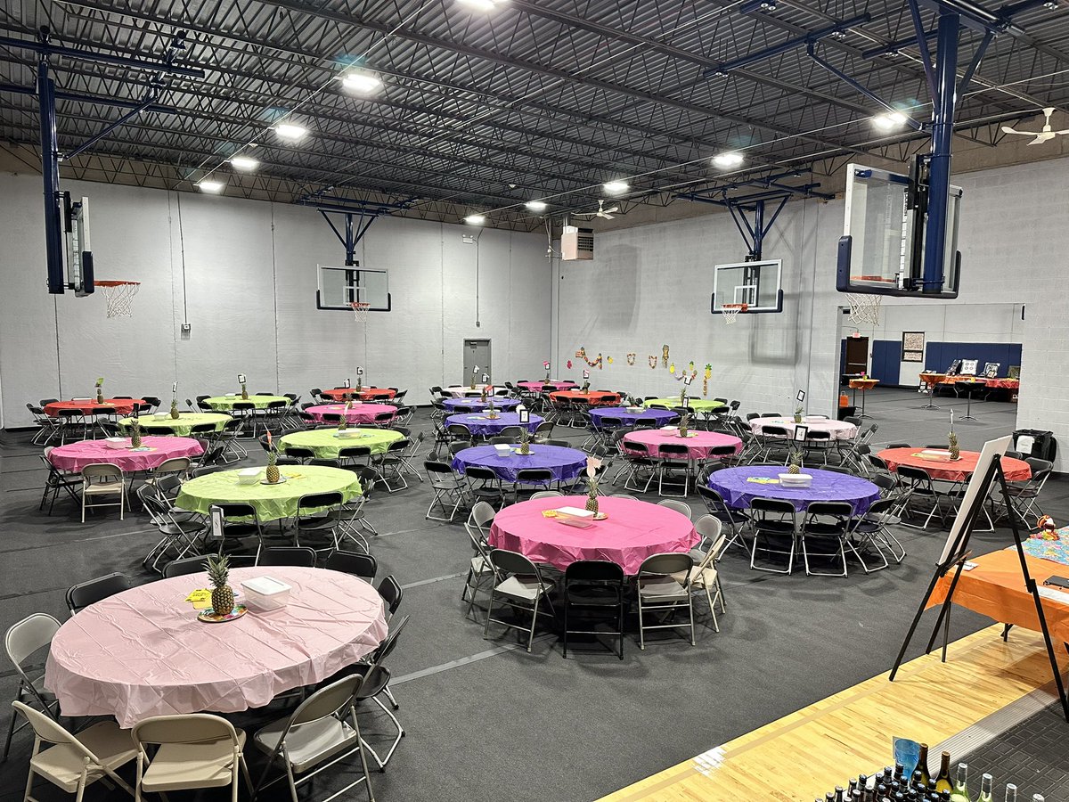 PureSweatCL's tweet photo. The Annual @CLC_Boosters Game Night tips off in less than an hour! https://t.co/4y43PTQ81c