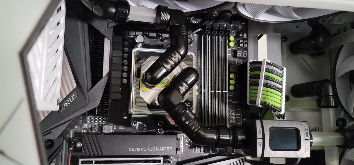 EnviousMods's tweet photo. One of my favorite little monsters.
#aorus #bequiet #teamgroup #alphacool #modmymods #enviousmods #casemodding #ONEmod #ces #CableMod https://t.co/Liw6mHAzHl