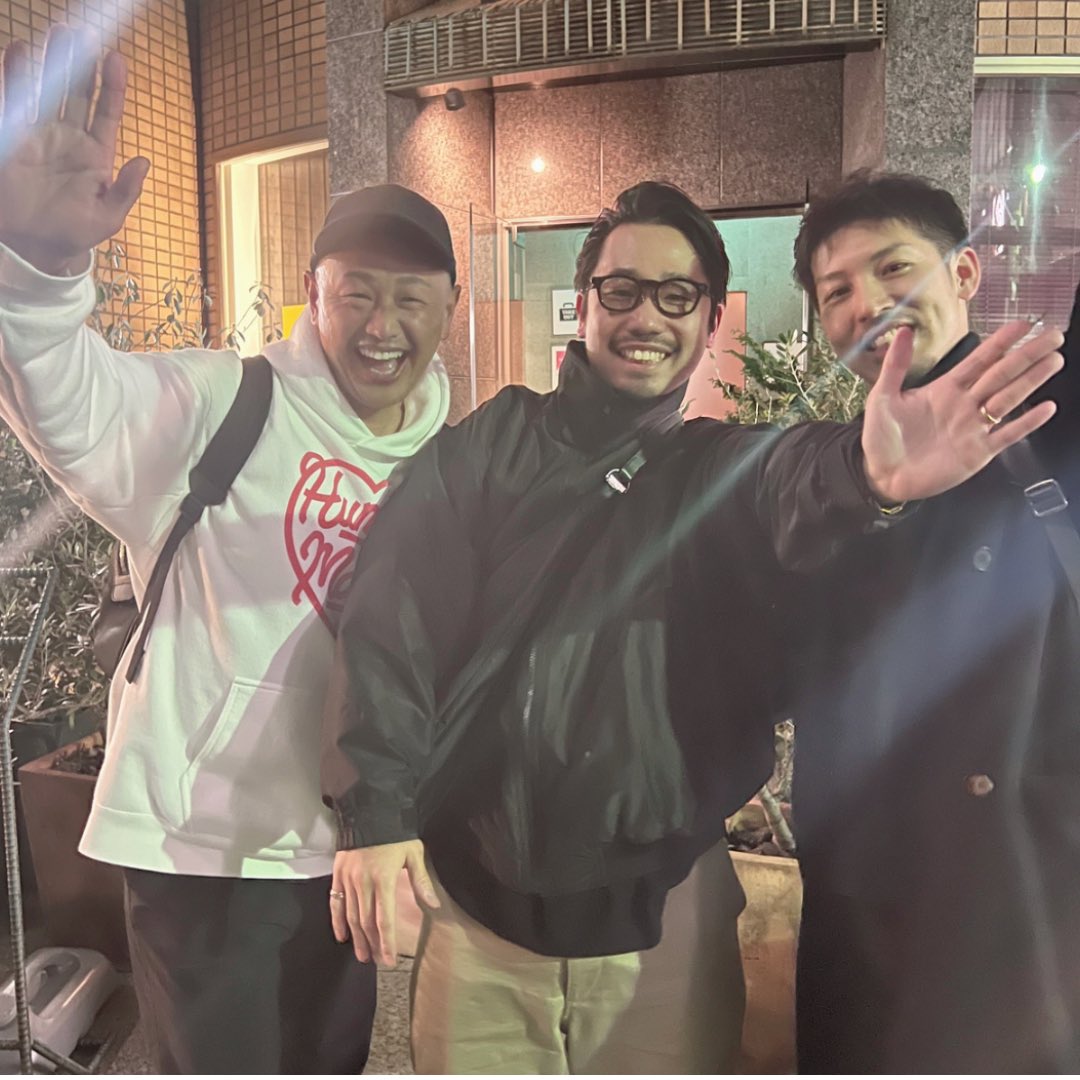 biyo_nobu's tweet photo. 昨夜は、K-two銀座代表饗場さんとZACCJINGU代表塁さん。熱い語りから気づけばあっという間に4時間が過ぎて真夜中。有意義な時間でした！
#カミカリスマ一つ星
#KTwo
#ZACCJINGU https://t.co/MijmtSjWvT
