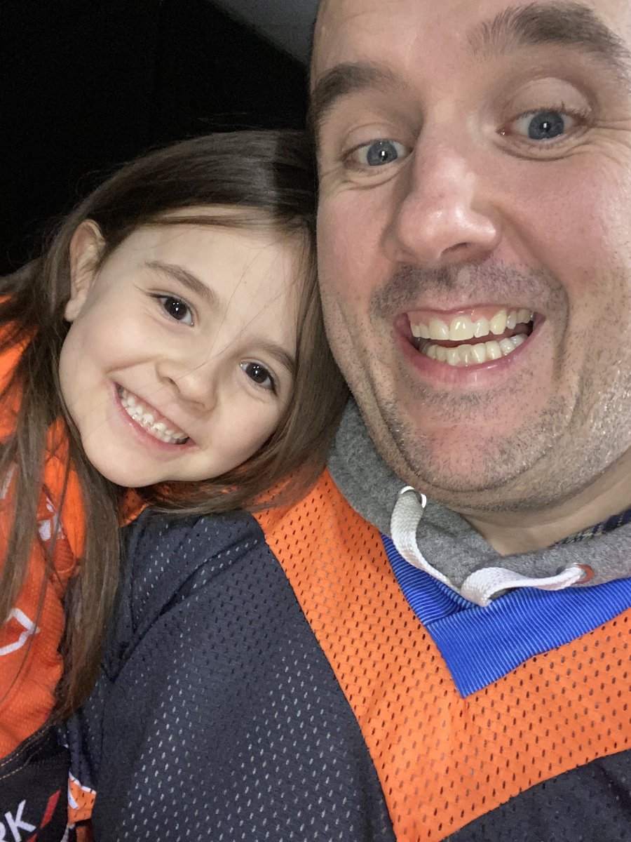 TomDavidal's tweet photo. Away days with #OurFlo ❤️great win for @steelershockey, best I’ve seen them play for a while. Greenfield is some player. https://t.co/FBFXdZdLeo