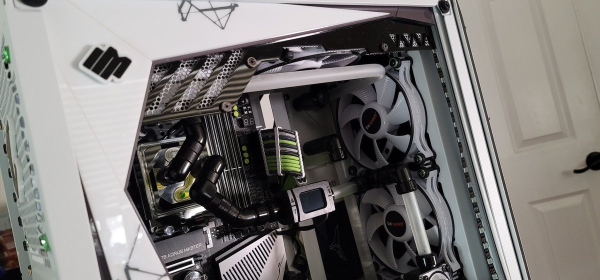 EnviousMods's tweet photo. One of my favorite little monsters.
#aorus #bequiet #teamgroup #alphacool #modmymods #enviousmods #casemodding #ONEmod #ces #CableMod https://t.co/Liw6mHAzHl