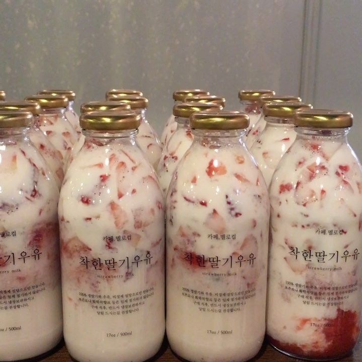 MightyRoom's tweet photo. [MIGHTYFESS] 

𝘥𝘪𝘯𝘨𝘥𝘰𝘯𝘨.
Ada paket makanan untuk semua member dan ct Mighty. Masing-masing dapat 1 porsi ya.

Isi paket: (55) burger, sushi, dessert box, strawberry milk.
Pesan: Pajak jadian dari kami, Shua dan Hyunjin. Silahkan dinikmati~ https://t.co/TpkGhrHfGS