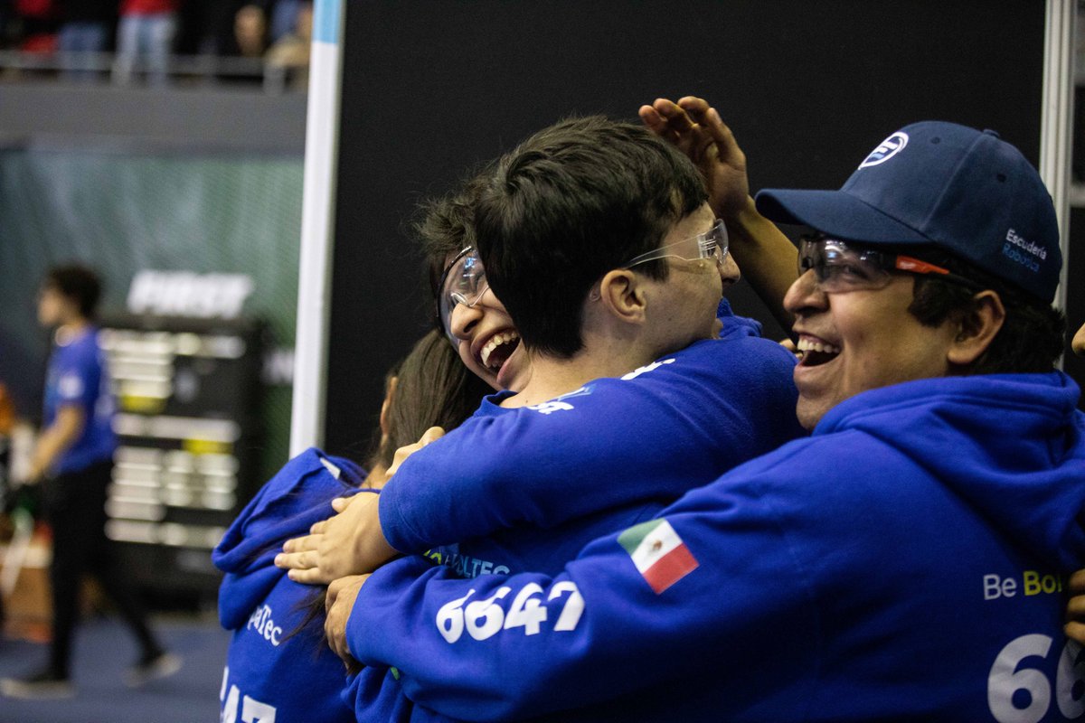 ConectaTECmx's tweet photo. Las fotos dicen más que mil palabras 📸
Así se vivió el anuncio de la alianza ganadora del regional de #FIRSTMTY en el @TECcampusMTY 🤖
@prepatec #FIRSTMX #CHARGEDUP #FIRSTMTY https://t.co/GmsLqcC6WM