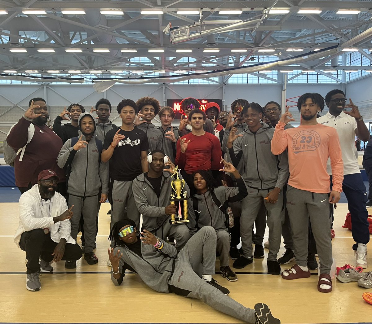 LCBearsTandF's tweet photo. BEAR NATION!!! Help us congratulate your Men’s track and field team!!! They came home with the trophy. Winning the New Haven Invitational with a score of 105!!!!!! 

Great job today!!!

GO BEARS!!! 

@ltgoodnews @LCMarketingTeam @LCHSBears @LCHSBAC @LCHSAthletics https://t.co/YbxCwFipwH