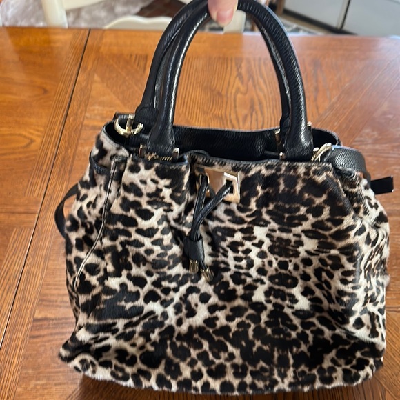 LenitaApril's tweet photo. So good I had to share! Check out all the items I'm loving on @Poshmarkapp #poshmark #fashion #style #shopmycloset #verabradley #boden #thesak: https://t.co/vRQgAFuqQE https://t.co/m3ArqTghT2