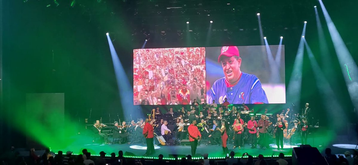 EmbSergio's tweet photo. 🇷🇺🤝🇻🇪 Que alegría compartir con los amigos venezolanos un bello concierto de Cantautores “Chávez y la Cultura” en el bellísimo @teresacarreno, en el Marco del Gran Encuentro Mundial, por la Vigencia del Pensamiento Bolivariano del Comandante Hugo Chávez en el siglo XXI. https://t.co/II9cbPPXzG