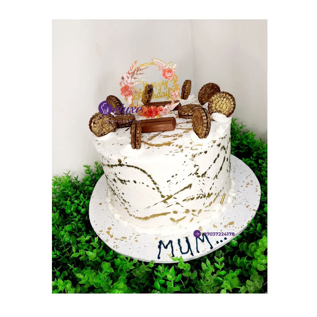 ChinakweKosiso1's tweet photo. A party without a cake is just a meeting !!! Call our cakeline 07037224178 #cakesinonitsha #twittercakes https://t.co/mJkEbUlDts