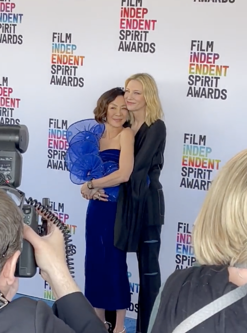 This is the best video of the day.

#EverythingEverywhereAllAtOnce #TAR #CateBlanchett #MichelleYeoh