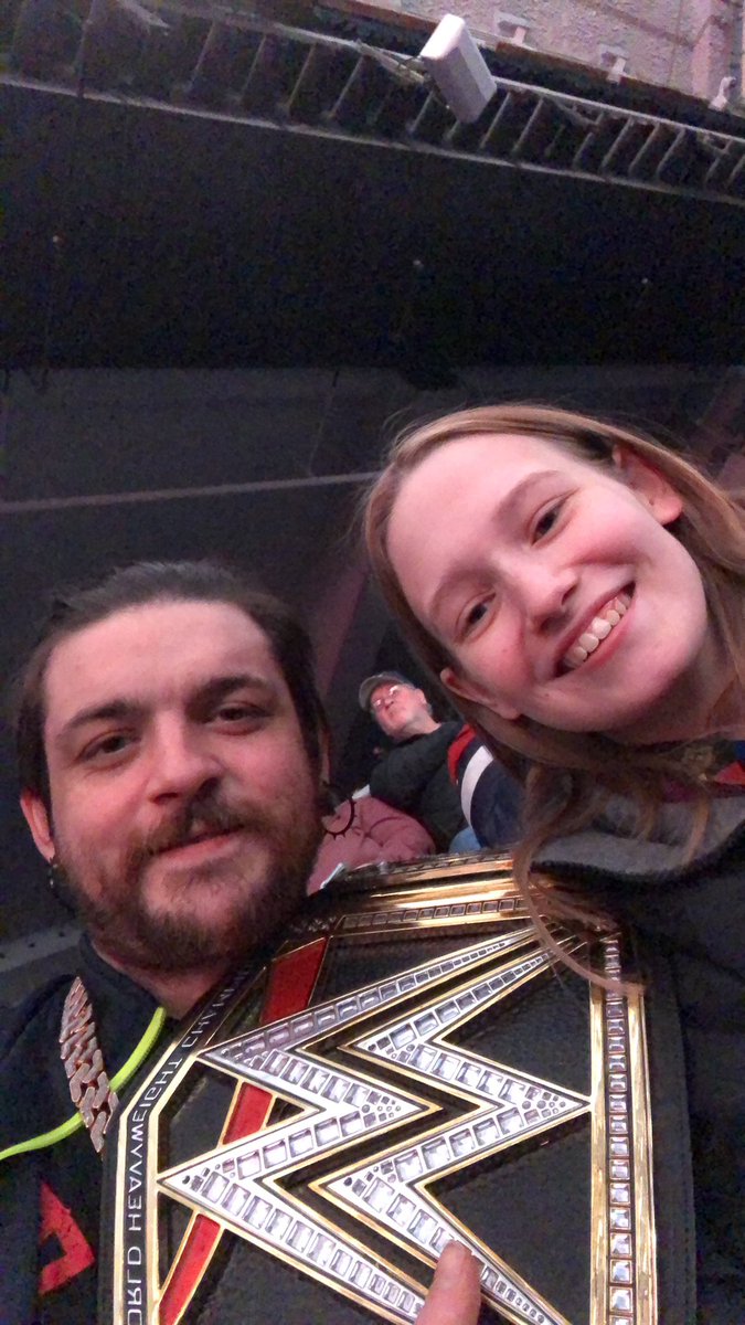 Acknowledge us #WWESyracuse