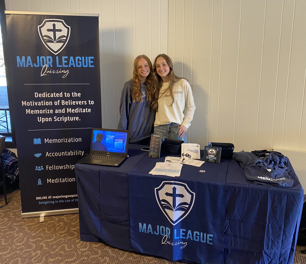 MLQuizzing's tweet image. The MLQ booth set up at an Iowa bible quizzing event!
It was very exciting talking to many adults and hearing their excitement to start memorizing 🥳!!