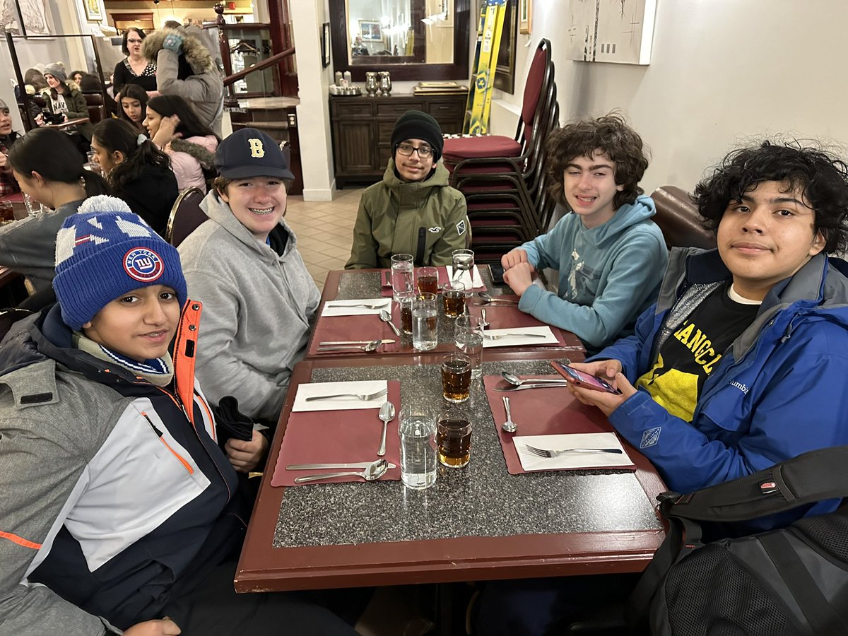 Very happy kids to be in Quebec! #WeAreBethpage <a href="/BethpageUFSD/">BethpageUFSD</a> <a href="/JFK_Bethpage/">JFK Middle School</a> @BHS_WL_Dept