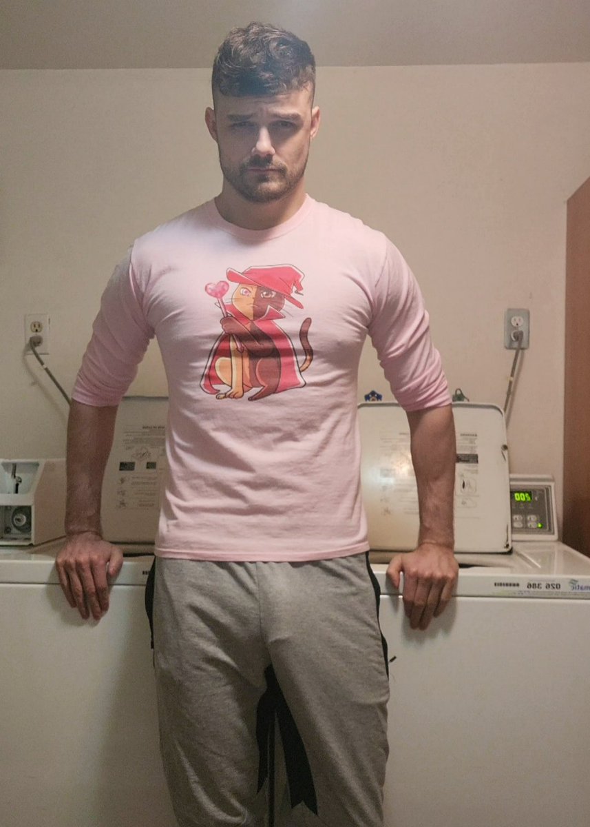 Hazlanz0's tweet photo. Just a Canadian gay guy doin some laundry ☺ Wanna help?

#gay #gaycanadian #needy https://t.co/PhSpFKQ5U5